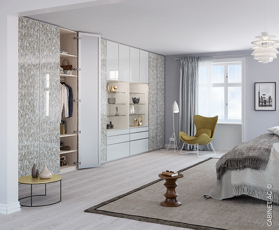 grosser Schrank